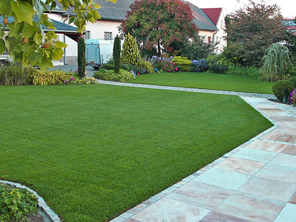 Finished garden with Pannon Turfgrass
